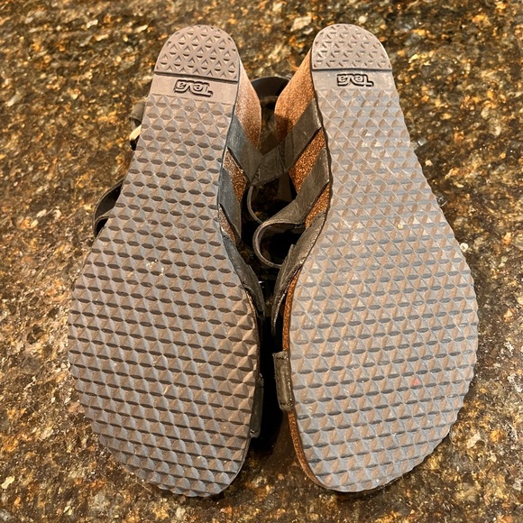 Teva Black Nubuck Strappy Sandals Wedge Heels - Sz 7 - Picture 5 of 5